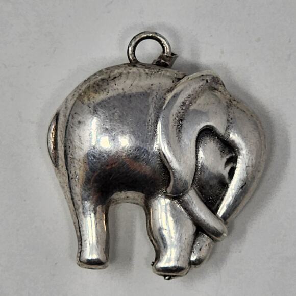 Vintage Sterling Silver Elephant Pendant - Picture 2 of 5